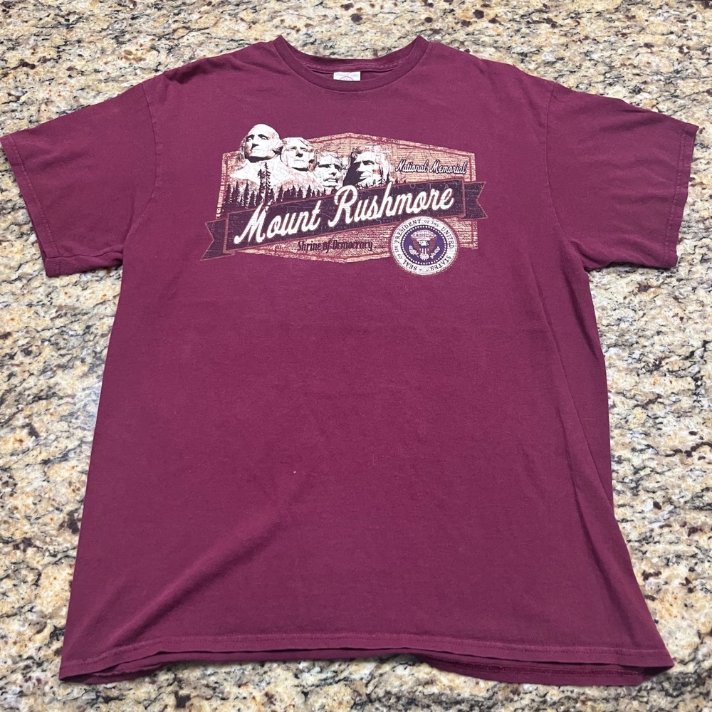 Mount Rushmore National Memorial T-Shirt Mens Maroon Small